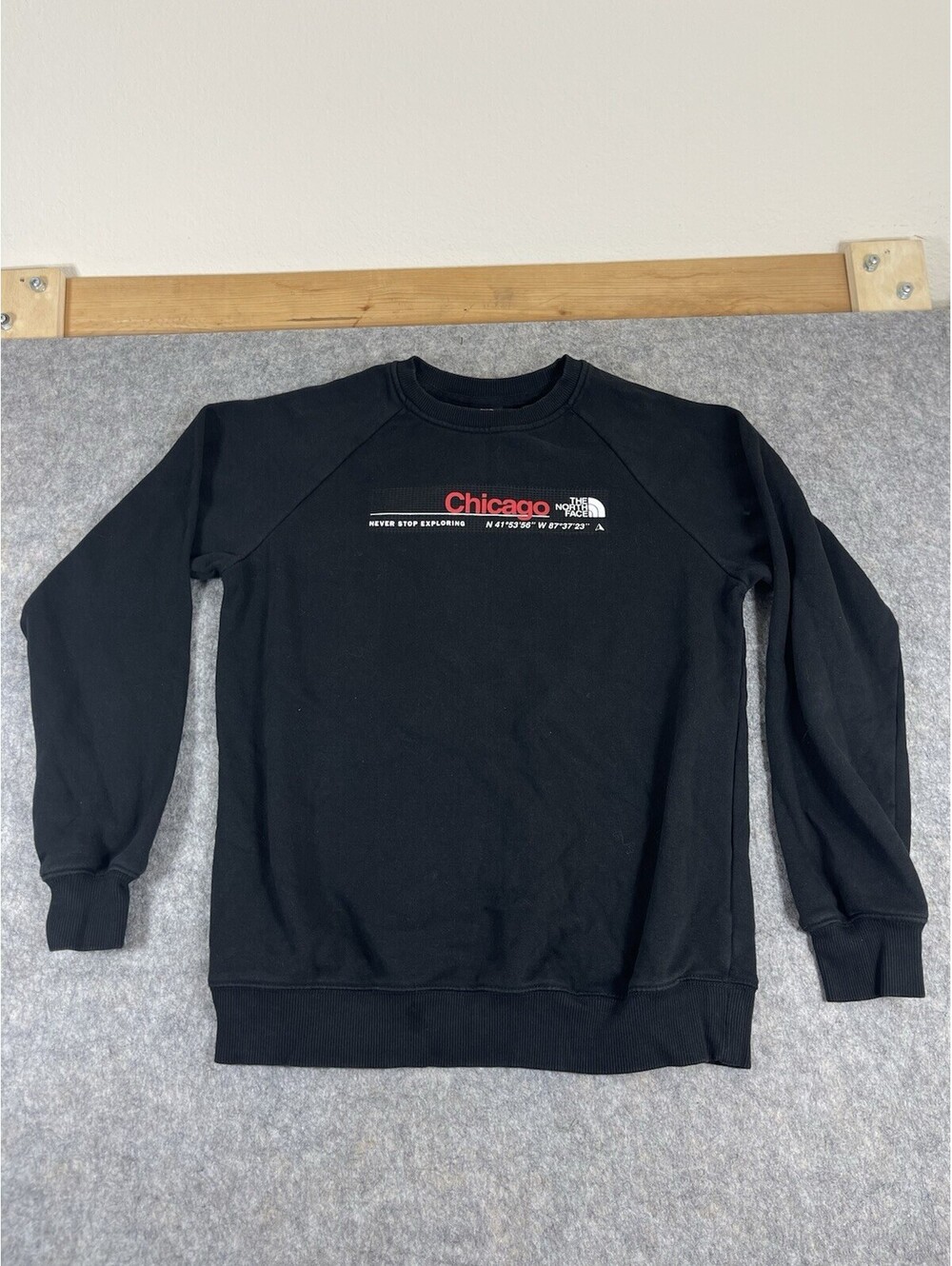 North Face Women's Black City Crew Chicago Sweatshirt Retro XS